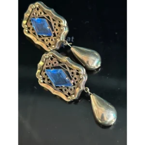Home blue tokens of gilt earrings with teardrop signed
