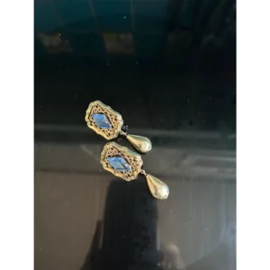blue tokens of gilt earrings with teardrop signed