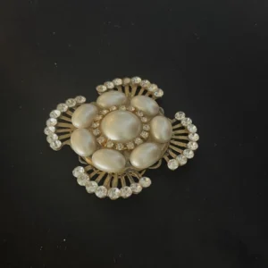 elegant pearl flower brooch